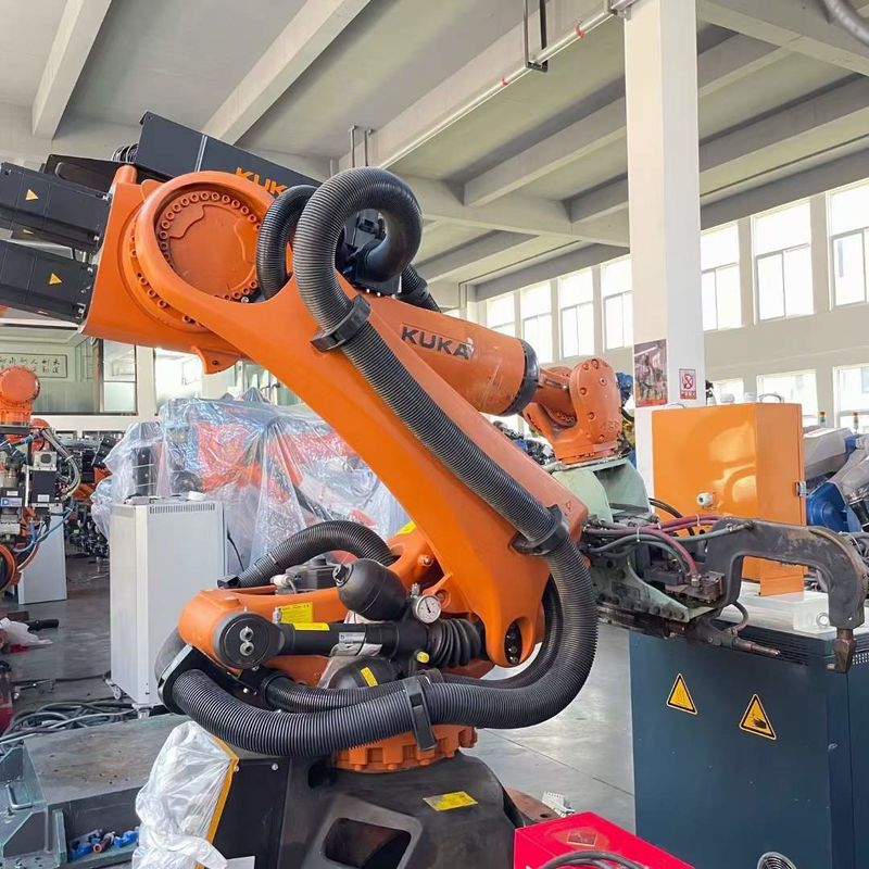 6-Achsen-verwendete KUKA-Roboter mit IP 65-Sicherheits- und Kuka-Programmierfähigkeiten Zögern Sie nicht! KUKA KR210-Roboter, der alle Bedürfnisse vom Schweißen bis zum Palletieren in einem Anschluss erfüllt