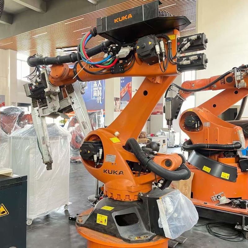 6-Achsen-verwendete KUKA-Roboter mit IP 65-Sicherheits- und Kuka-Programmierfähigkeiten Zögern Sie nicht! KUKA KR210-Roboter, der alle Bedürfnisse vom Schweißen bis zum Palletieren in einem Anschluss erfüllt