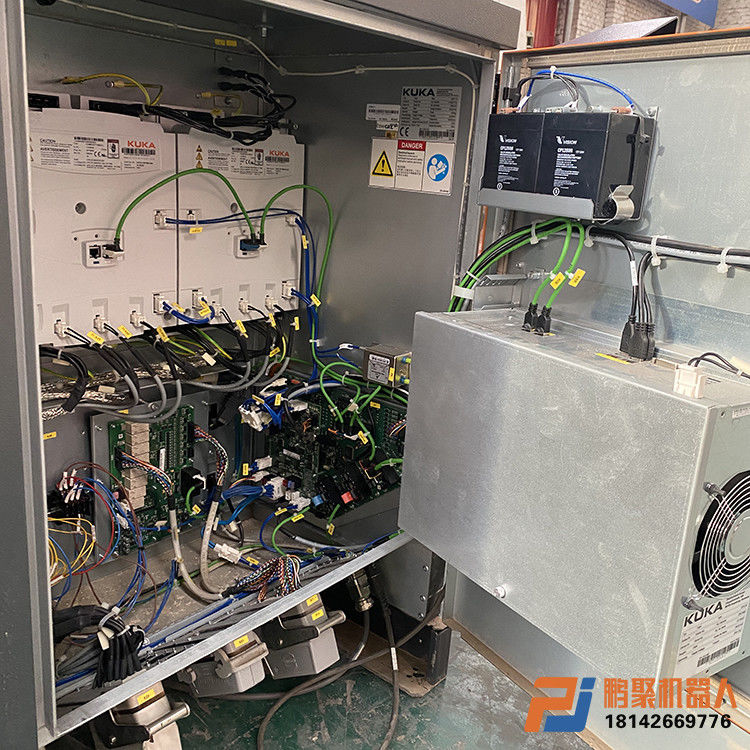 KUKA KR 60-3 KR C4 Handhabung von Teilen, Polieren, Laserschneiden, Laserschweißen Nd-Yag, Kleben - Klebebindung