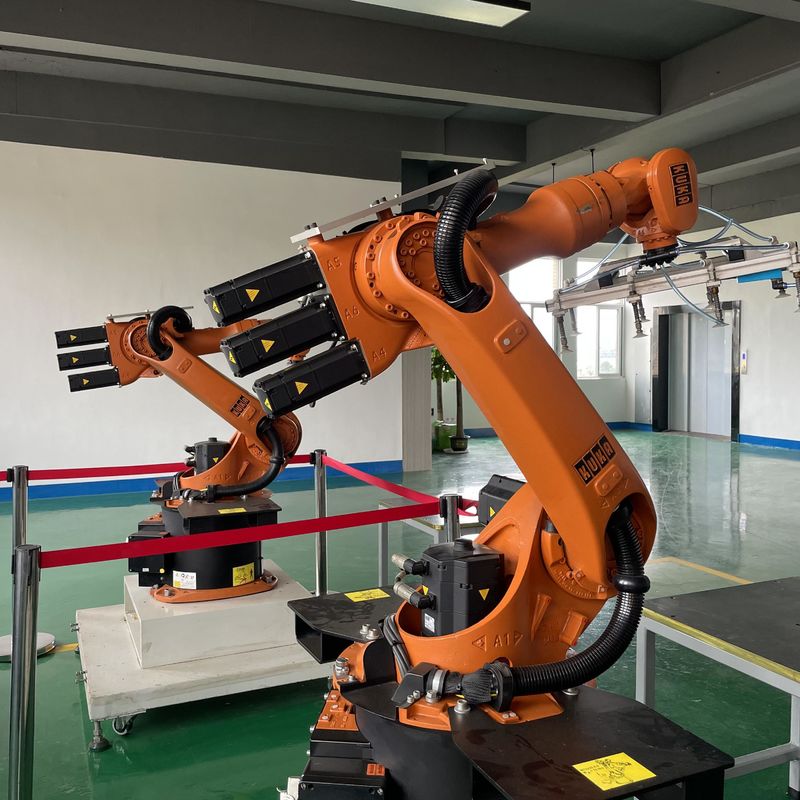 1611mm Reichweite Palletizing Robot Boden montierte Automatisierungsausrüstung, Fluss-Kern-Schweißroboter, Maschinen-Ladungsroboter
