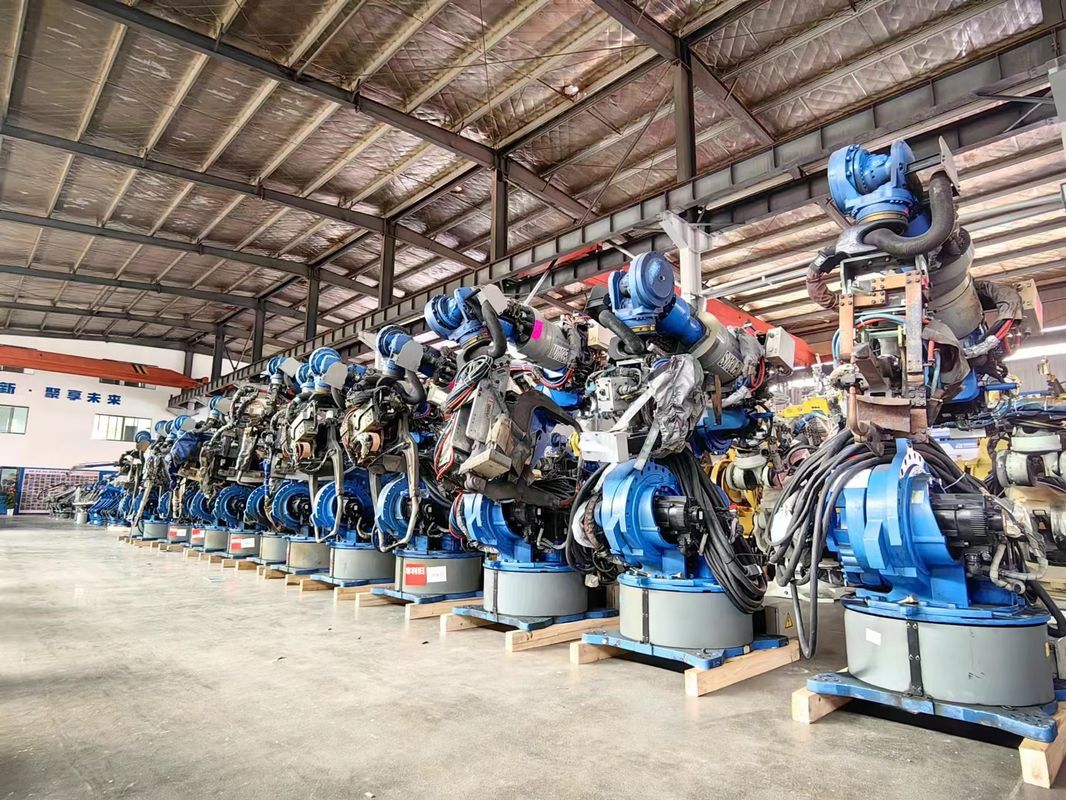 Schnelle und präzise automatische Batterie-Spot-Schweißmaschine ES200D Yaskawa ES200D Roboter für Schweißen, Handling und Palletierung