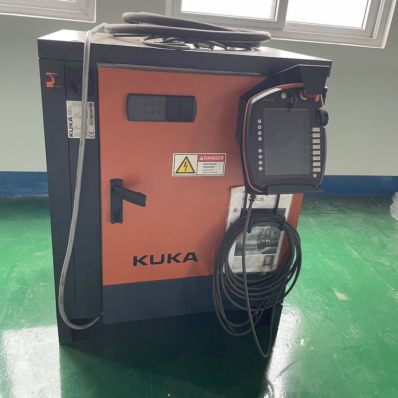 Nutzlast KUKA Kr16 Schweißroboter mit XP Controller 1611 mm Reichweite Fronius Schweißquelle Handhabung Baugruppe Schneidbelastung