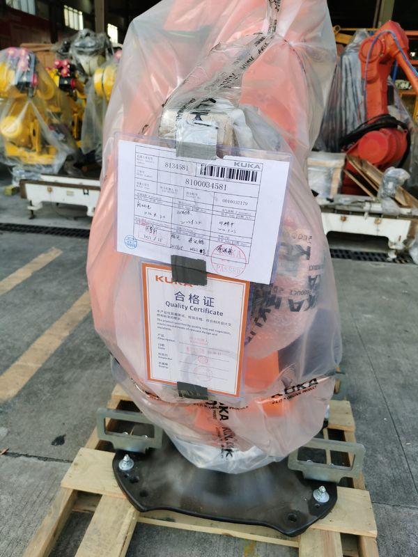 Neue KUKA KR210 R2700, KRC4, 210kg Belastung,Reichweite 2700mm,Palletierung, Montage,Laden und Entladen von Teilen,Bildung