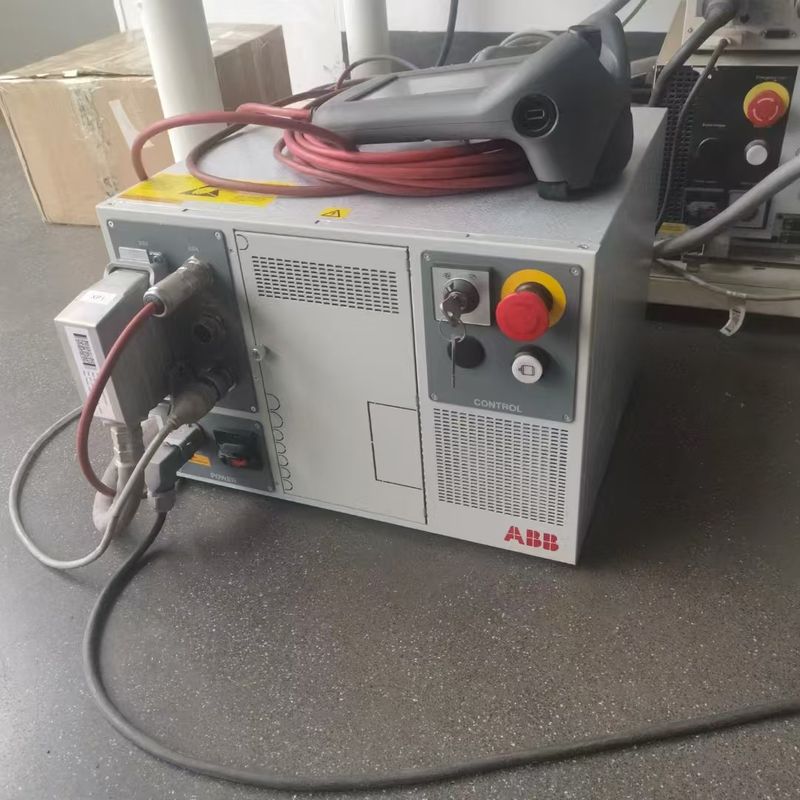 ABB IRB 1200 (5/0.9) Roboter für die Handhabung von Teilen, Polieren, Messen, Montieren von Teilen