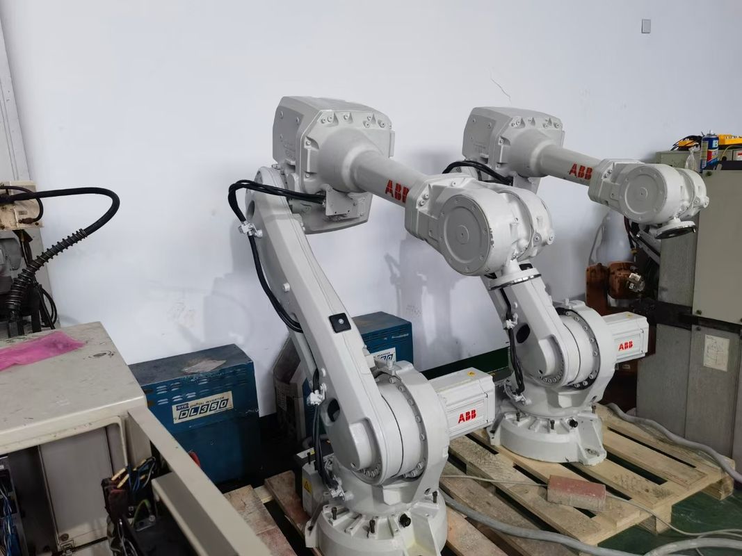 Betriebsradius 1850mm Verwendete KUKA-Roboter mit einem Geräuschpegel von weniger als 75 dB Geschwindigkeit 2,5 M pro Sekunde
