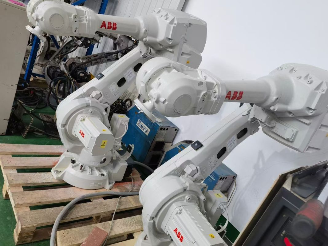 Wiederholgenauigkeit ±0,06 mm Schweißroboter 380-V-Stromversorgung liefert konsistente Schweißnähte für verschiedene Metallverarbeitungsanwendungen