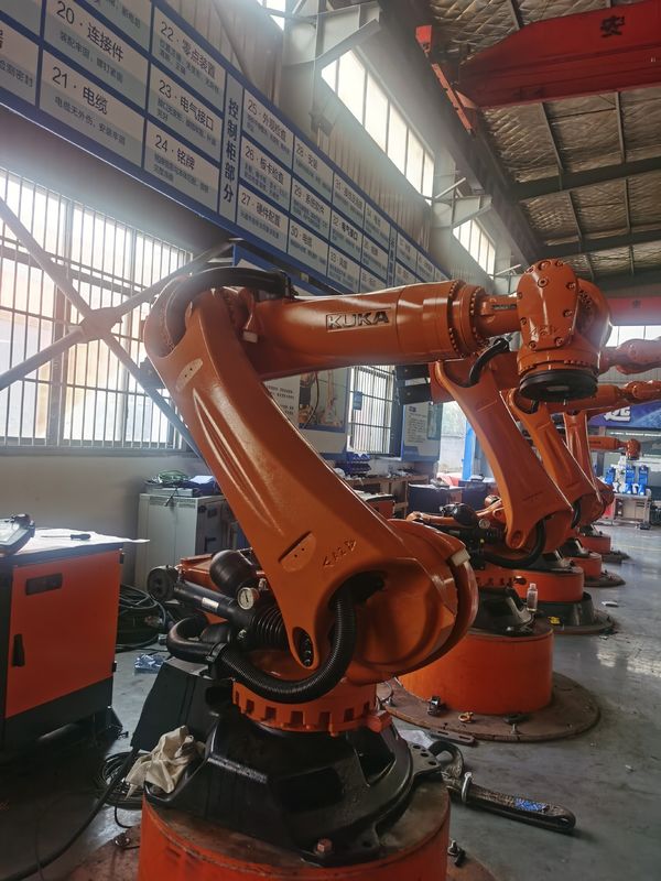 Kuka Software verwendet KUKA KR240 R2900 Ultra Roboter IP 65 Sicherheit ±0,1 mm Wiederholbarkeit und mehr Für hohe Standards 240kg Nutzlast 2900mm Reichweite