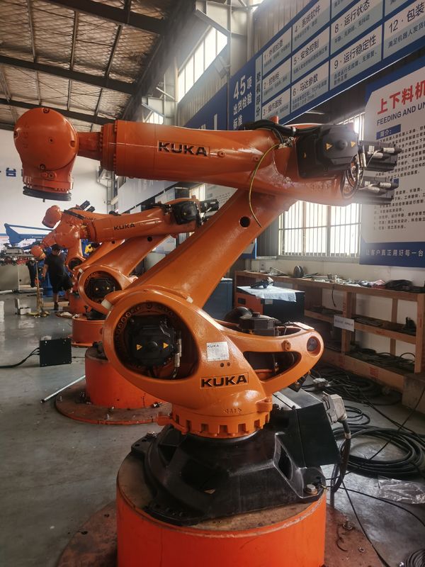 KUKA KR180 R2900 Prime 180kg Nutzlast 2900mm Reichweite Wandladen-Roboter und KRC4 Controller Maler-Roboter