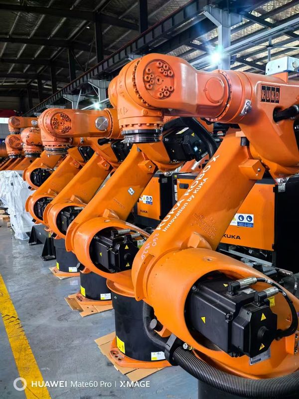 KRC4 Controller inklusive Gebraucht KUKA Roboter KR60-3 60kg Nutzlast 2033mm Reichweite für die Belastung Handhabung Schneiden und Montieren