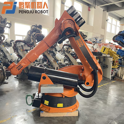 Tropfen des benutzten Malerei-Roboters Kuka-Roboter-KR210-2K