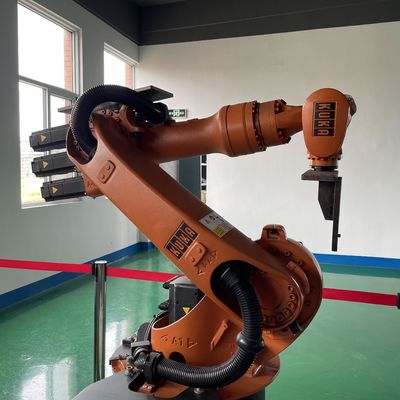 Gebrauchte KUKA Roboter KR16 Wandmontage 6 Achsen Bogenschweißroboter, Montage-Roboter, Elektronenstrahlschweißroboter